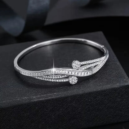 Olivia – Stylish and Versatile Women's Bracelet