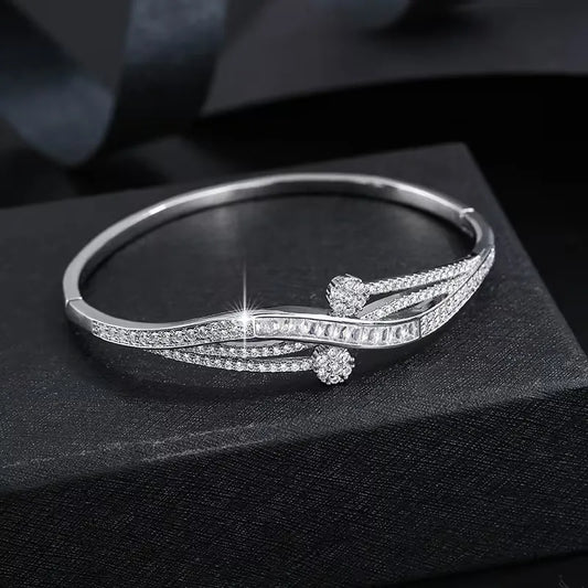Olivia – Stylish and Versatile Women's Bracelet