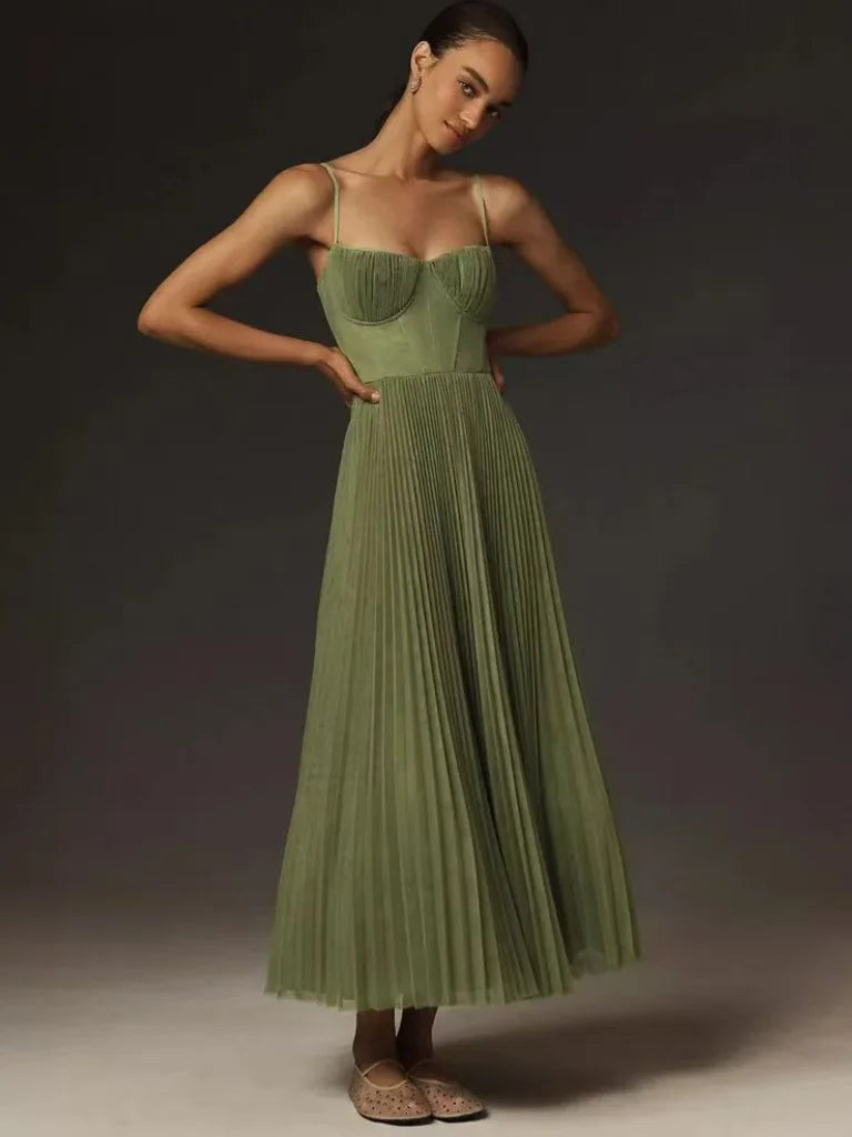 VERONIQUE VERDE™ | Elegance & Timeless Class