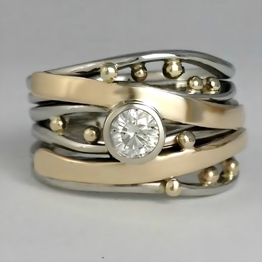 Vintage Gold-Colored Ring with Zirconia