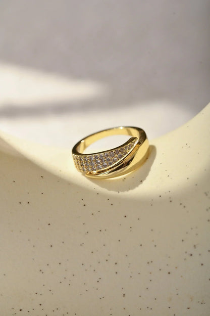 Elegant Ring with Sparkling Stones (Buy 1 Get 1 FREE)