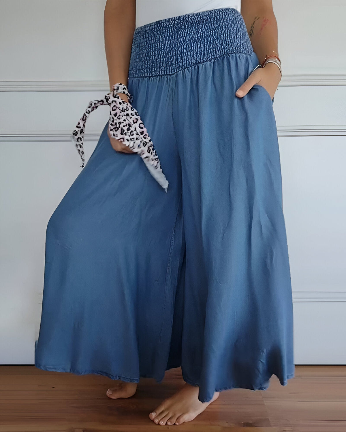 Yara™ | Lightweight women's pants with elastic waistband and deep pockets