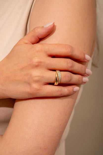 Elegant Ring with Sparkling Stones (Buy 1 Get 1 FREE)